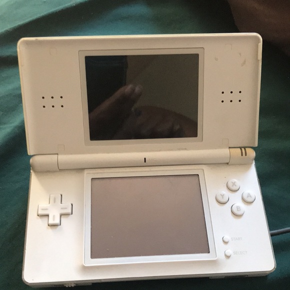 Nintendo Gameboy - Picture 2 of 4